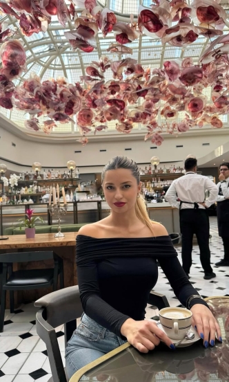 Özge✅